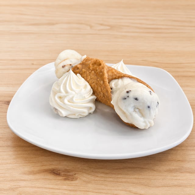 Cannoli.
